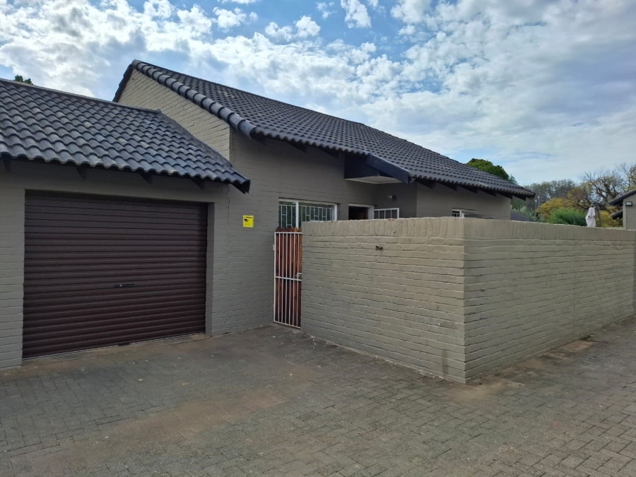 2 Bedroom Property for Sale in Langenhovenpark Free State